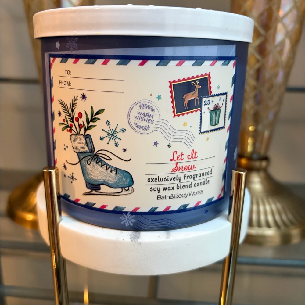 Bath & Body Works Let It Snow 3 Wick Holiday Candle Pretty Lid NWT Holiday